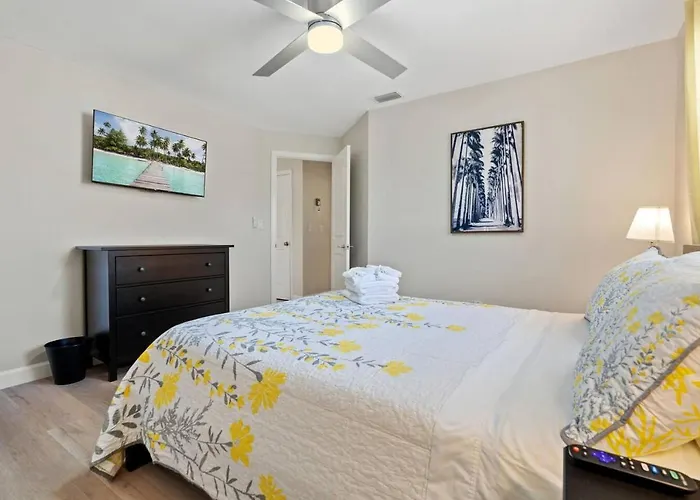 Boaters Bayshore Bungalow